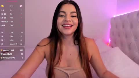 Snapshot of alessiabaum18 chatting on 03/08/25, 06:21 CATA online show from 03/08/25, 06:21