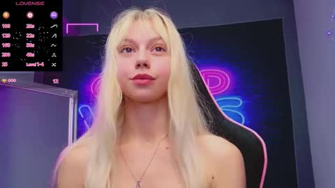 Snapshot of alessiacroft chatting on 10/10/25, 04:44 alessiacroft online show from 10/10/25, 04:44