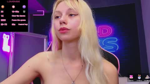 Snapshot of alessiacroft chatting on 10/13/25, 04:45 alessiacroft online show from 10/13/25, 04:45