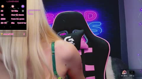 Snapshot of alessiacroft chatting on 11/05/25, 05:51 alessiacroft online show from 11/05/25, 05:51