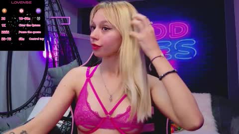 Snapshot of alessiacroft chatting on 11/08/25, 05:40 alessiacroft online show from 11/08/25, 05:40