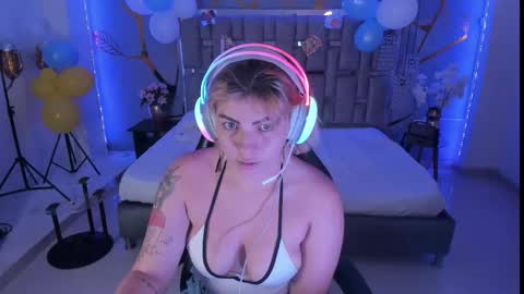 Alessia online show from 09/30/25, 04:06