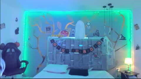 Alessia online show from 10/31/25, 04:57