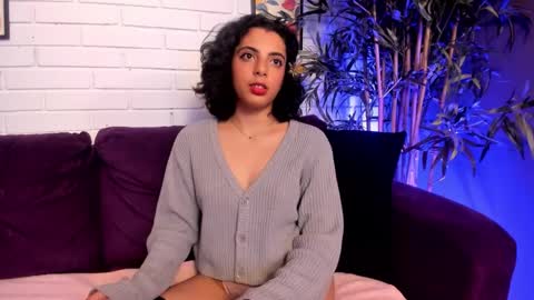 alessiia__ online show from 10/05/25, 03:38