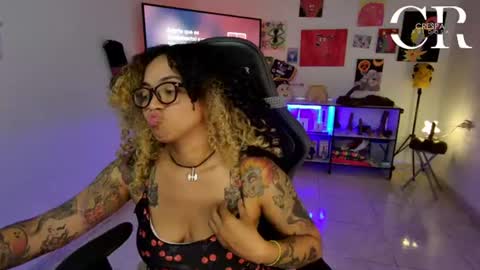Snapshot of alesyahampton chatting on 07/13/26, 01:19 Crespa Ruidosa online show from 07/13/26, 01:19
