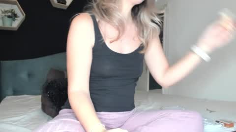 alesys69 online show from 01/04/25, 12:37