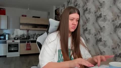 Aletta Oushen online show from 11/22/25, 05:50