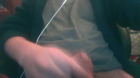 Snapshot of alevil_97 chatting on 03/19/26, 02:15 Alejo online show from 03/19/26, 02:15