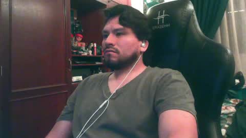 Snapshot of alevil_97 chatting on 04/28/26, 03:00 Alejo online show from 04/28/26, 03:00