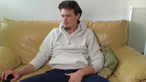 Snapshot of alex83530 chatting on 02/27/25, 05:04 Alex83530 online show from 02/27/25, 05:04