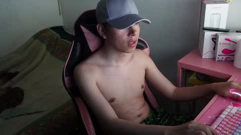 Snapshot of alex__caruso chatting on 10/06/25, 12:52 Alex online show from 10/06/25, 12:52