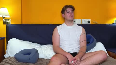 Snapshot of alex_and_drew chatting on 02/18/26, 07:21 AlexDrew online show from 02/18/26, 07:21