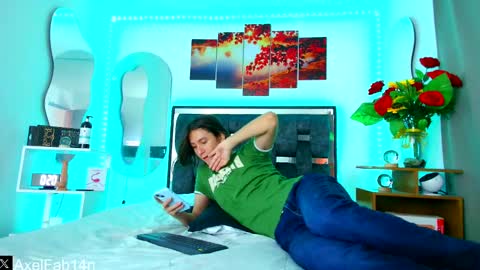 sneider online show from 02/23/25, 07:07