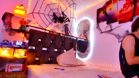 sneider online show from 10/18/25, 08:31