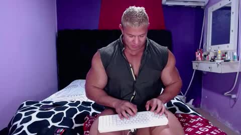 Snapshot of alex_bigcumvez chatting on 02/10/26, 10:58 perseuz online show from 02/10/26, 10:58