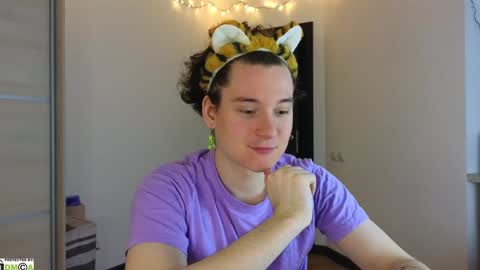 FAVORITE online show from 02/06/25, 01:05