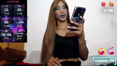 Snapshot of alex_charol chatting on 05/19/26, 04:57 charol online show from 05/19/26, 04:57