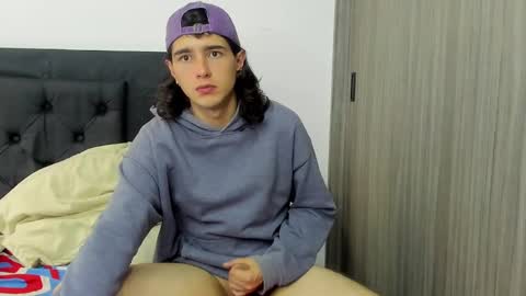 alex_connorr online show from 01/06/25, 08:07