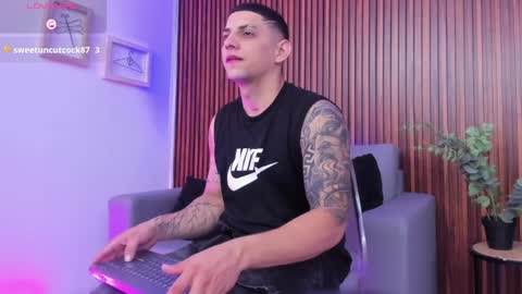 alex online show from 04/12/26, 12:21