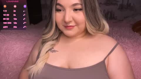 Snapshot of alex_dreams_ chatting on 12/20/24, 01:11 Alex online show from 12/20/24, 01:11