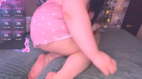 Snapshot of alex_dreams_ chatting on 10/14/25, 10:05 Alex online show from 10/14/25, 10:05