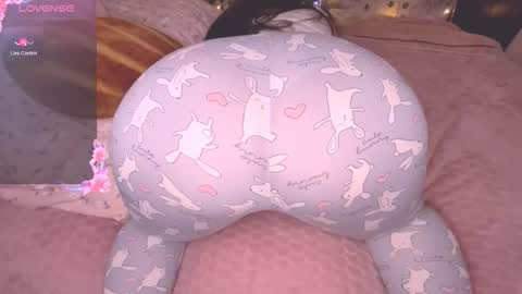 Snapshot of alex_dreams_ chatting on 12/13/25, 07:53 Alex online show from 12/13/25, 07:53