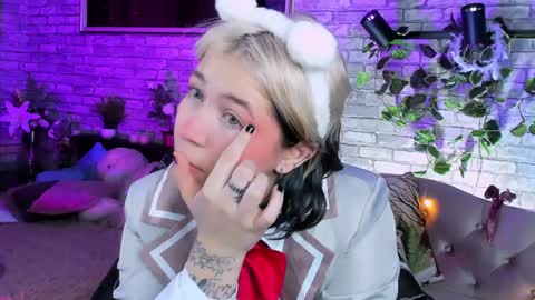 Snapshot of alex_howell chatting on 01/07/25, 08:42 alex_howell online show from 01/07/25, 08:42