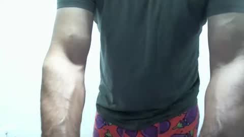 Snapshot of alex_malaka2005 chatting on 02/04/26, 11:49 Alex online show from 02/04/26, 11:49