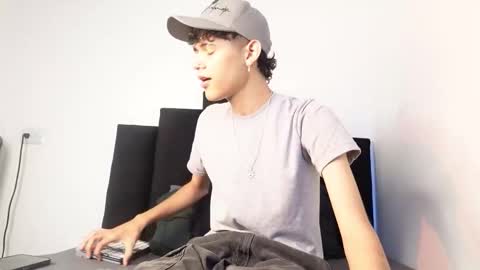 alex_mark_ online show from 11/28/25, 01:36