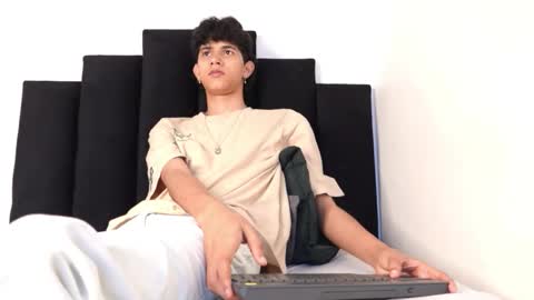 Snapshot of alex_mark_ chatting on 02/19/26, 01:29 alex_mark_ online show from 02/19/26, 01:29