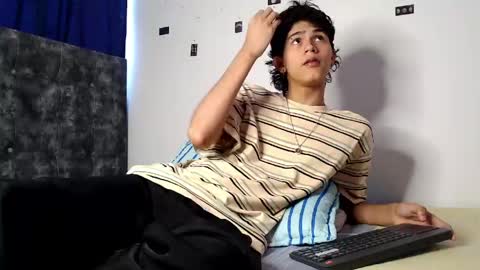 alex_mark_ online show from 04/21/26, 04:56