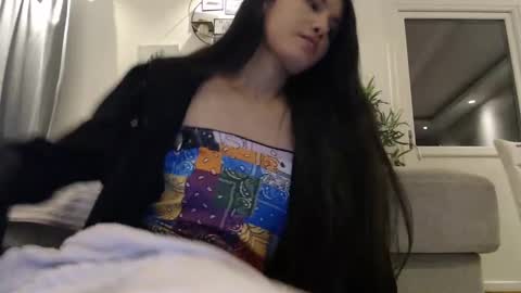 Snapshot of alex_nicha chatting on 01/01/25, 06:06 Nicha online show from 01/01/25, 06:06