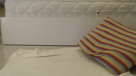 Snapshot of alex_nicha chatting on 03/05/25, 01:10 Nicha online show from 03/05/25, 01:10