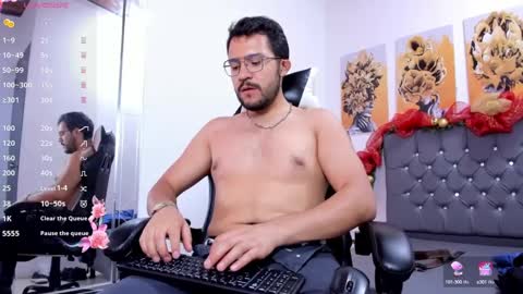 Snapshot of alex_oconner69 chatting on 12/31/24, 06:24 ALEX online show from 12/31/24, 06:24