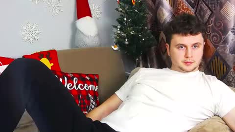 Snapshot of alex_onelove chatting on 12/18/24, 08:47 Alex online show from 12/18/24, 08:47