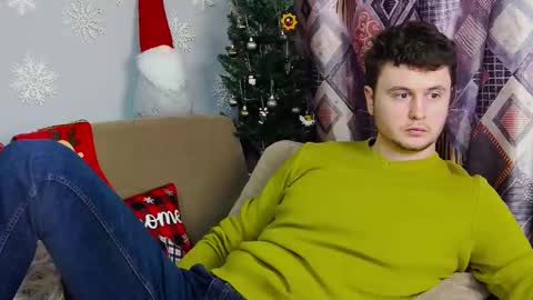 Snapshot of alex_onelove chatting on 12/20/24, 11:10 Alex online show from 12/20/24, 11:10