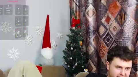 Snapshot of alex_onelove chatting on 12/28/24, 09:19 Alex online show from 12/28/24, 09:19