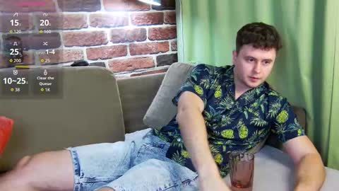 Snapshot of alex_onelove chatting on 09/26/25, 07:56 Alex online show from 09/26/25, 07:56