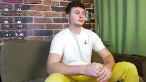 Snapshot of alex_onelove chatting on 10/29/25, 10:17 Alex online show from 10/29/25, 10:17