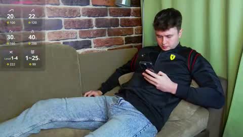 Snapshot of alex_onelove chatting on 10/31/25, 11:44 Alex online show from 10/31/25, 11:44