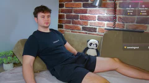 Snapshot of alex_onelove chatting on 12/14/25, 06:41 Alex online show from 12/14/25, 06:41