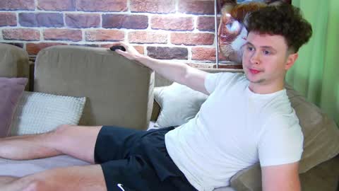 Snapshot of alex_onelove chatting on 05/16/26, 12:37 Alex online show from 05/16/26, 12:37
