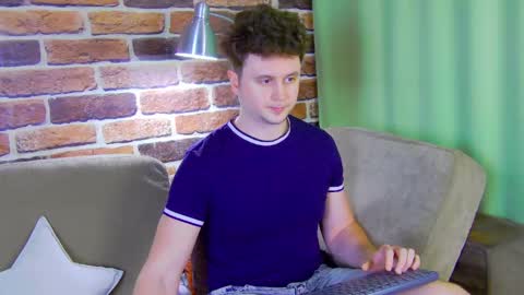 Snapshot of alex_onelove chatting on 05/25/26, 11:49 Alex online show from 05/25/26, 11:49