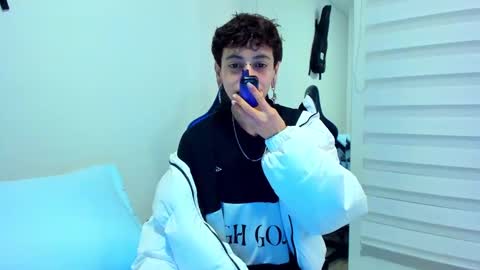 Residente0xxx online show from 01/31/25, 01:01