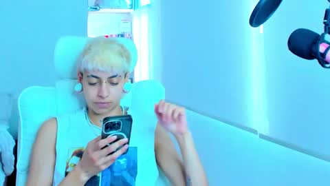 Residente0xxx online show from 11/24/25, 06:18