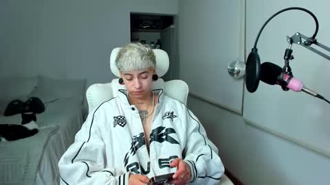 Residente0xxx online show from 02/11/26, 10:20