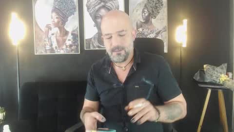 Snapshot of alex_saints_ce chatting on 11/16/25, 04:23 Alex Saints online show from 11/16/25, 04:23