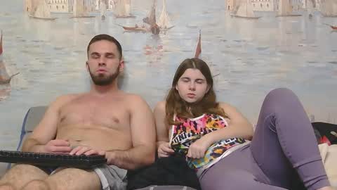 Alex and Sarah online show from 11/26/25, 01:06