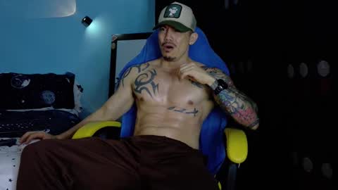 alex_sthorm online show from 05/17/26, 04:43