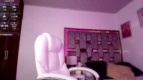 Snapshot of alexa_candy_18 chatting on 06/12/26, 12:20 Alexa online show from 06/12/26, 12:20